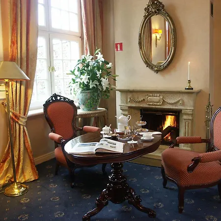 Podewils Old Town Отель 5*